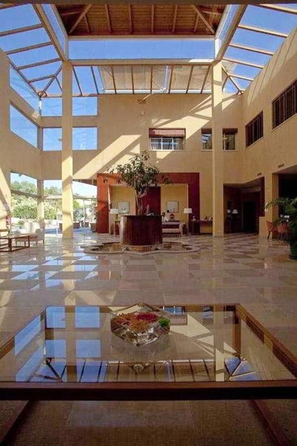 Seaside Serenity: One-Bedroom Retreat with Private Pool Estombar Exterior photo